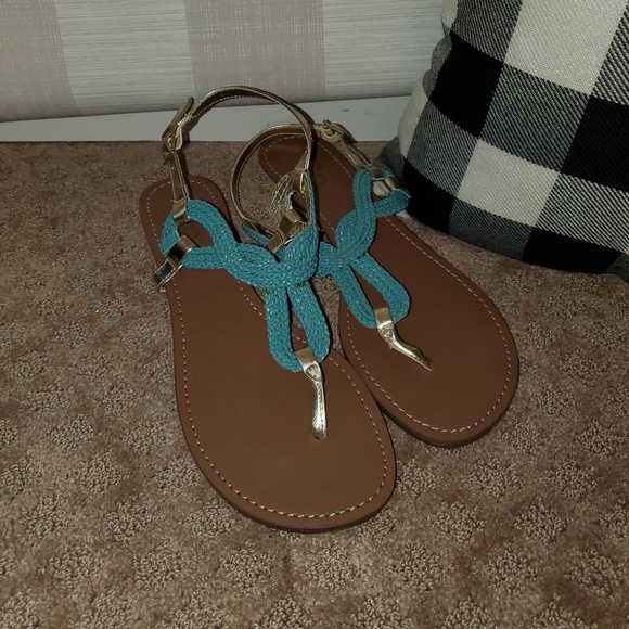 Lot of New Sandals - Picture 3 of 6
